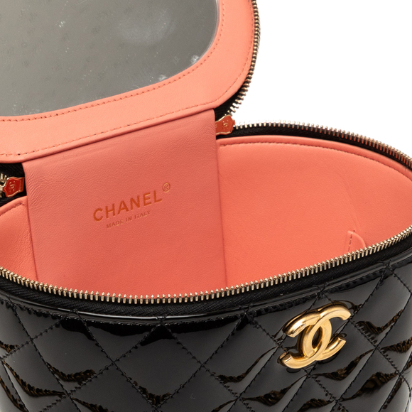 Pre-Loved Chanel Quilted Patent Afternoon Tea Vanity Case with Chain - Picture 4 of 8